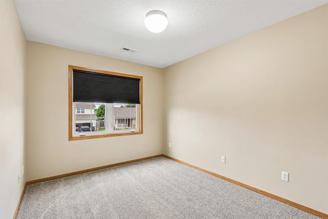 9370 Red Sunset Drive, West Des Moines, IA 50266
