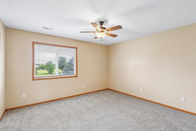 9370 Red Sunset Drive, West Des Moines, IA 50266