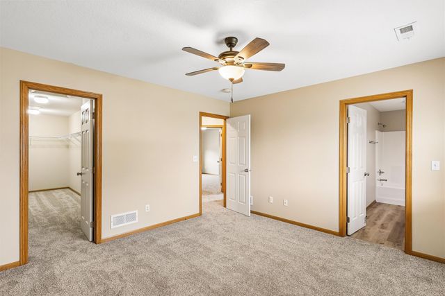 9370 Red Sunset Drive, West Des Moines, IA 50266