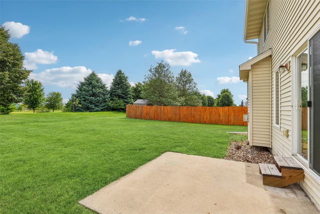 9370 Red Sunset Drive, West Des Moines, IA 50266