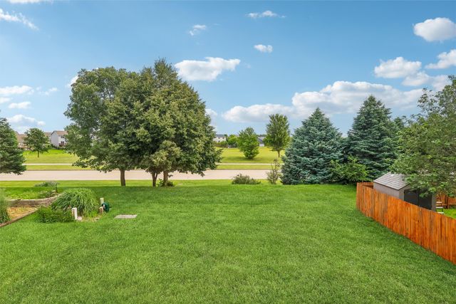 9370 Red Sunset Drive, West Des Moines, IA 50266