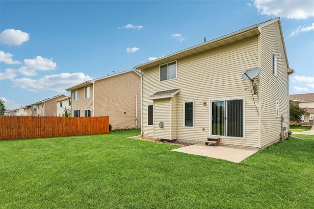 9370 Red Sunset Drive, West Des Moines, IA 50266