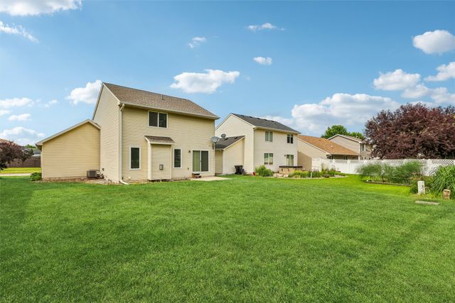 9370 Red Sunset Drive, West Des Moines, IA 50266