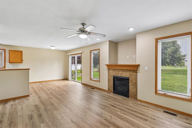 9370 Red Sunset Drive, West Des Moines, IA 50266