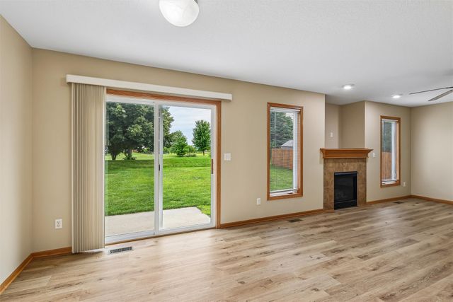 9370 Red Sunset Drive, West Des Moines, IA 50266