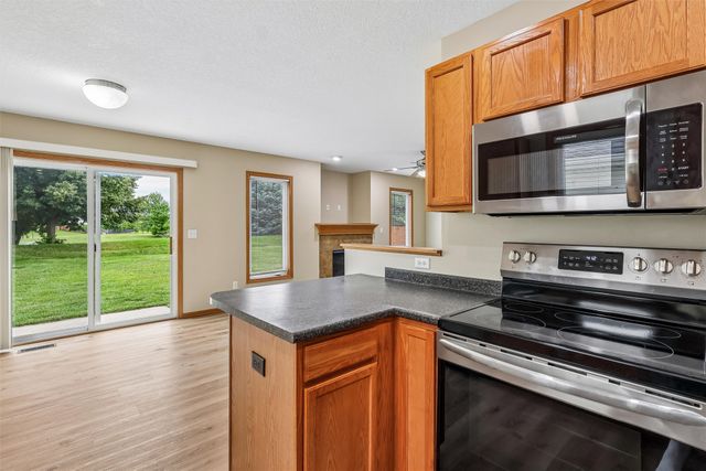 9370 Red Sunset Drive, West Des Moines, IA 50266