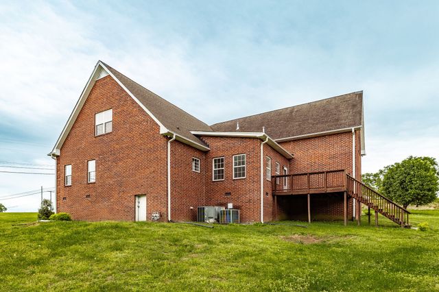 101 Oakland Dr, Gallatin, TN 37066