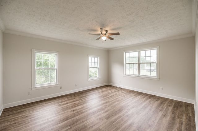 101 Oakland Dr, Gallatin, TN 37066