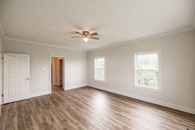 101 Oakland Dr, Gallatin, TN 37066