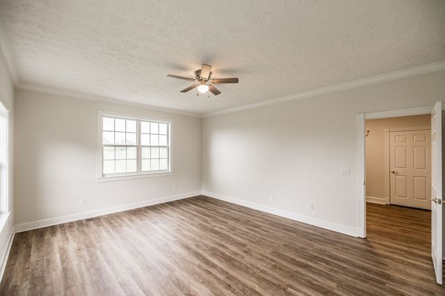 101 Oakland Dr, Gallatin, TN 37066
