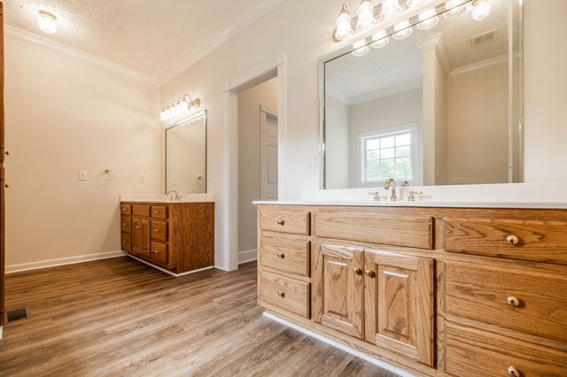 101 Oakland Dr, Gallatin, TN 37066