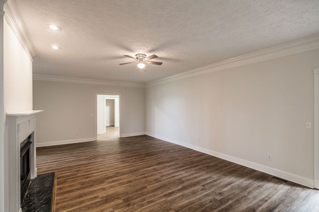 101 Oakland Dr, Gallatin, TN 37066