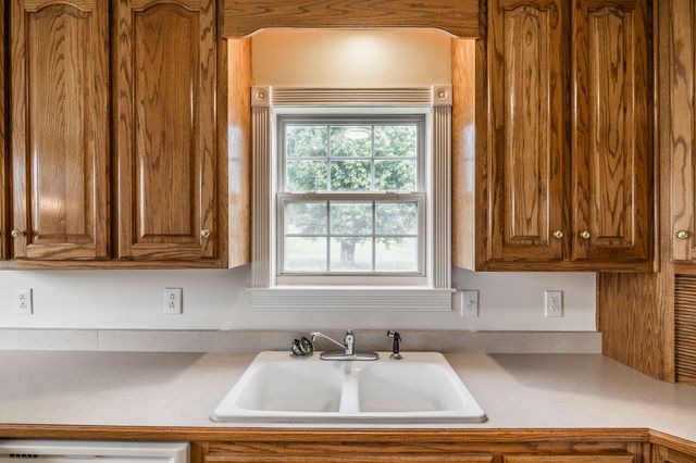 101 Oakland Dr, Gallatin, TN 37066
