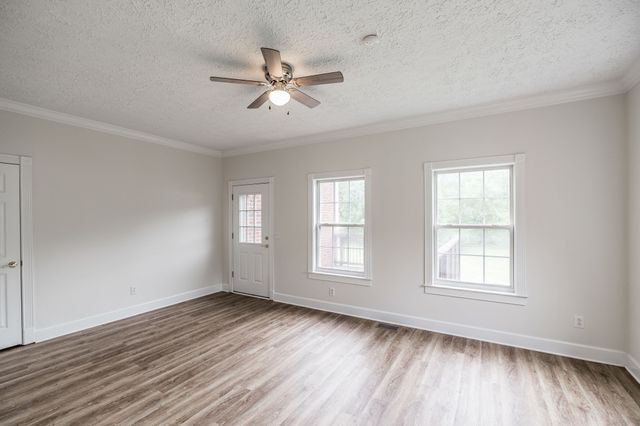 101 Oakland Dr, Gallatin, TN 37066