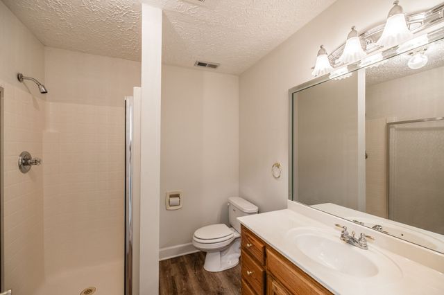 101 Oakland Dr, Gallatin, TN 37066