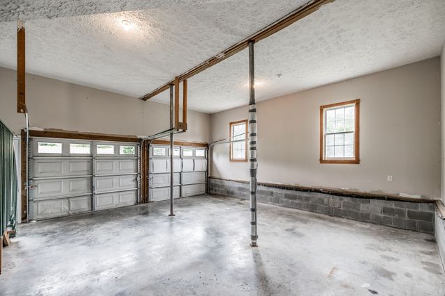 101 Oakland Dr, Gallatin, TN 37066