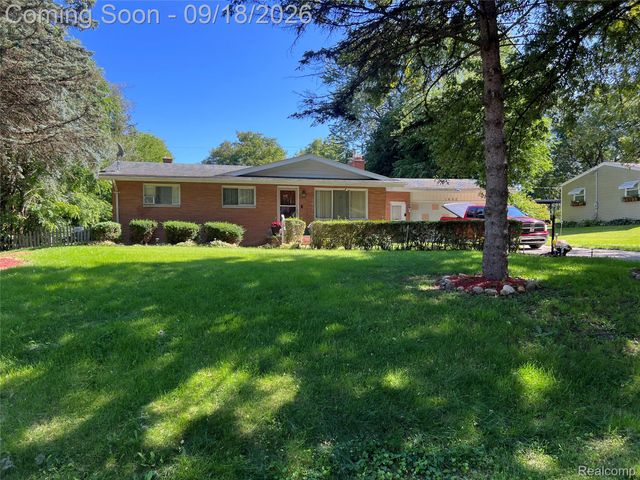 1490 Autumn Drive, Flint Charter Township, MI 48532