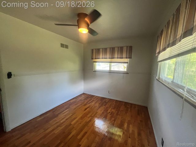 1490 Autumn Drive, Flint Charter Township, MI 48532