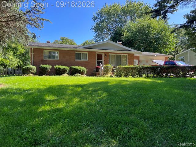 1490 Autumn Drive, Flint Charter Township, MI 48532