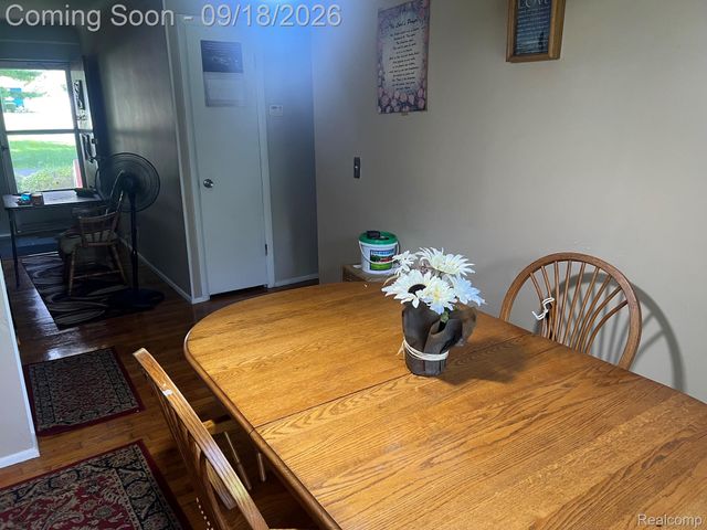 1490 Autumn Drive, Flint Charter Township, MI 48532