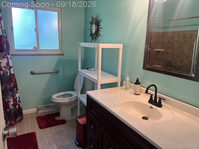 1490 Autumn Drive, Flint Charter Township, MI 48532