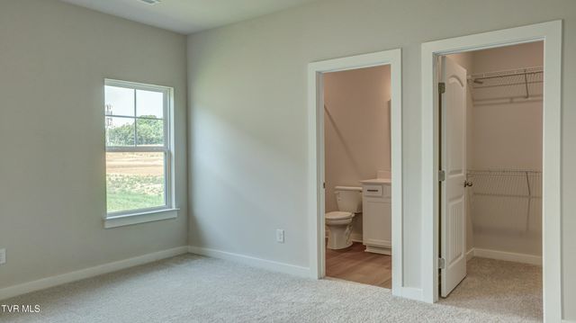 4178 Gambrel Oaks Street, Blountville, TN 37617