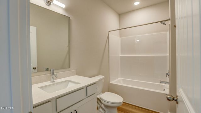 4178 Gambrel Oaks Street, Blountville, TN 37617