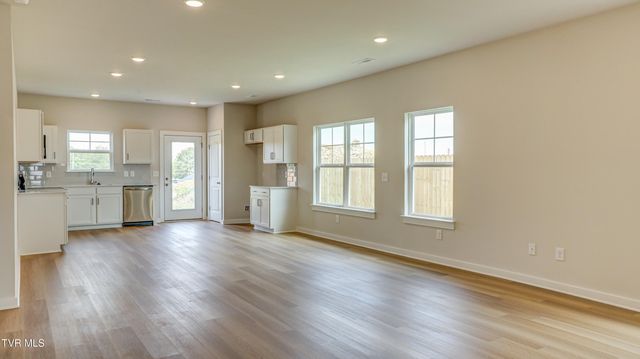 4178 Gambrel Oaks Street, Blountville, TN 37617