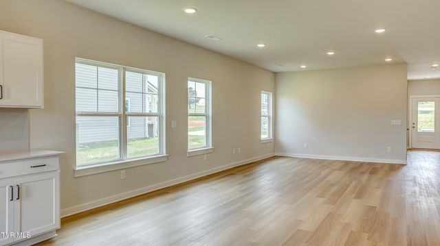 4178 Gambrel Oaks Street, Blountville, TN 37617