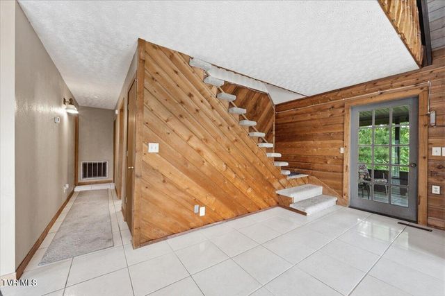 1027 Fain Avenue, Kingsport, TN 37660
