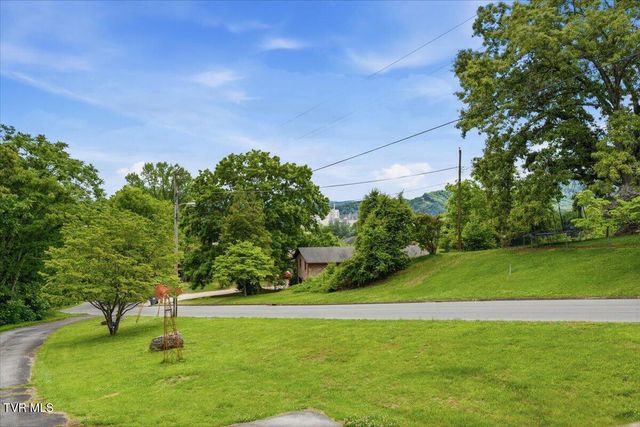 1027 Fain Avenue, Kingsport, TN 37660