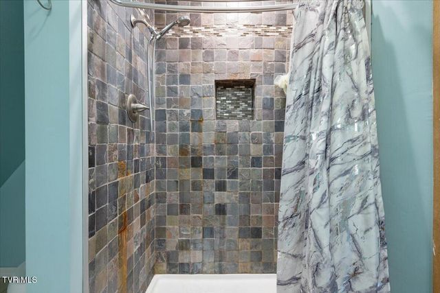 1027 Fain Avenue, Kingsport, TN 37660