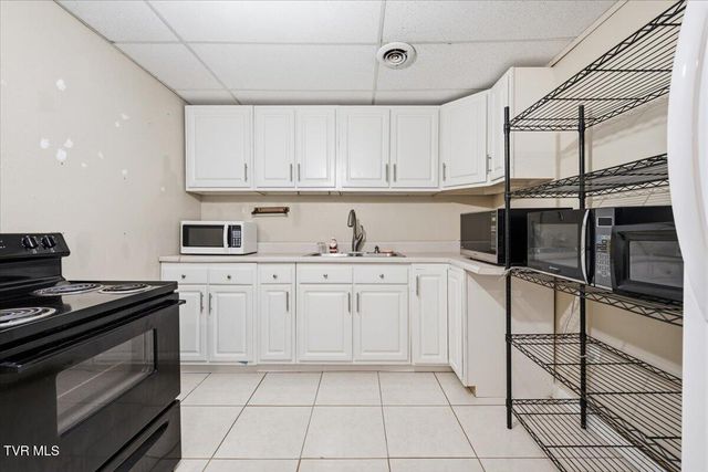 1027 Fain Avenue, Kingsport, TN 37660