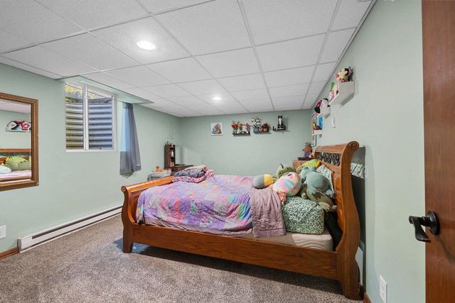 2182 W MELCORN CIRCLE, De Pere, WI 54115