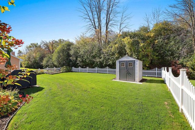 2182 W MELCORN CIRCLE, De Pere, WI 54115
