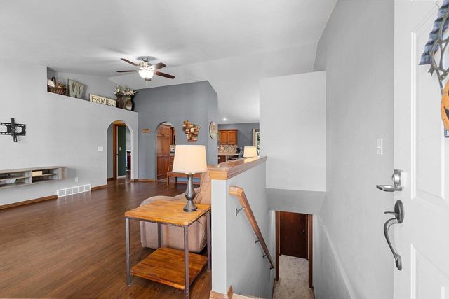 2182 W MELCORN CIRCLE, De Pere, WI 54115