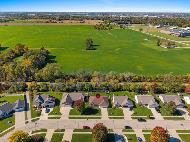 2182 W MELCORN CIRCLE, De Pere, WI 54115