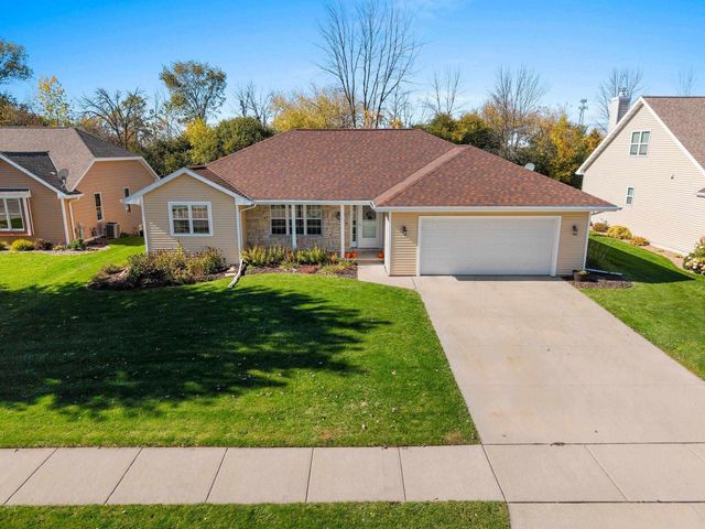 2182 W MELCORN CIRCLE, De Pere, WI 54115