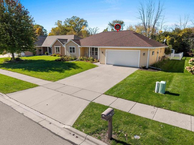 2182 W MELCORN CIRCLE, De Pere, WI 54115