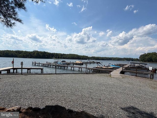 38 JERDONE ISLAND, Bumpass, VA 23024