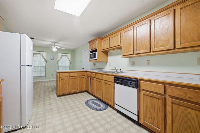 8854 Kipapa Way, Diamondhead, MS 39525