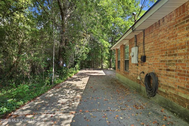 8854 Kipapa Way, Diamondhead, MS 39525