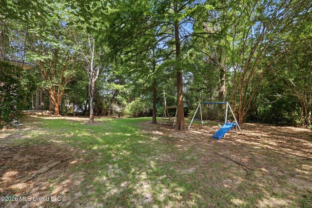 8854 Kipapa Way, Diamondhead, MS 39525