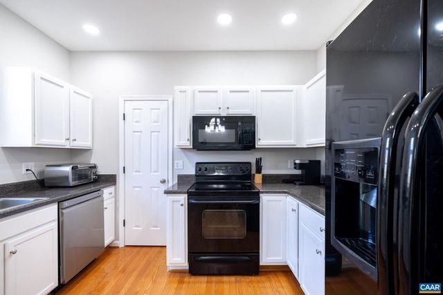 120 OAK FOREST LN, Louisa, VA 23093