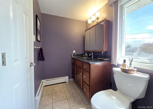 31 Executive Road, Selden, NY 11784