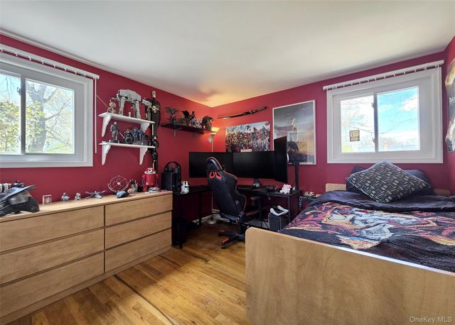 31 Executive Road, Selden, NY 11784