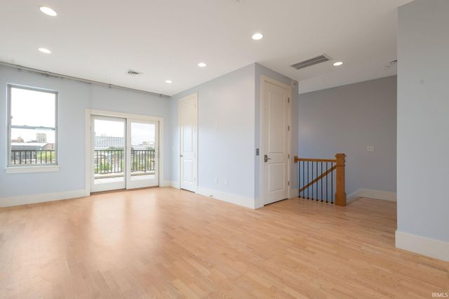 106 S Niles Avenue, South Bend, IN 46617