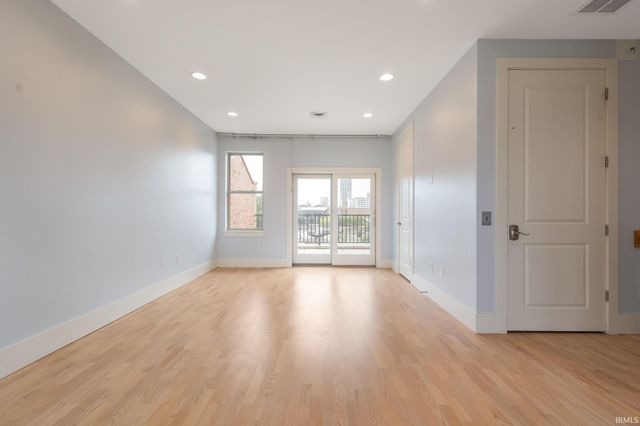 106 S Niles Avenue, South Bend, IN 46617