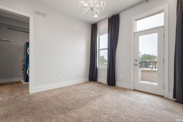 106 S Niles Avenue, South Bend, IN 46617