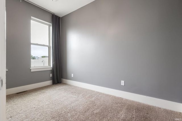 106 S Niles Avenue, South Bend, IN 46617